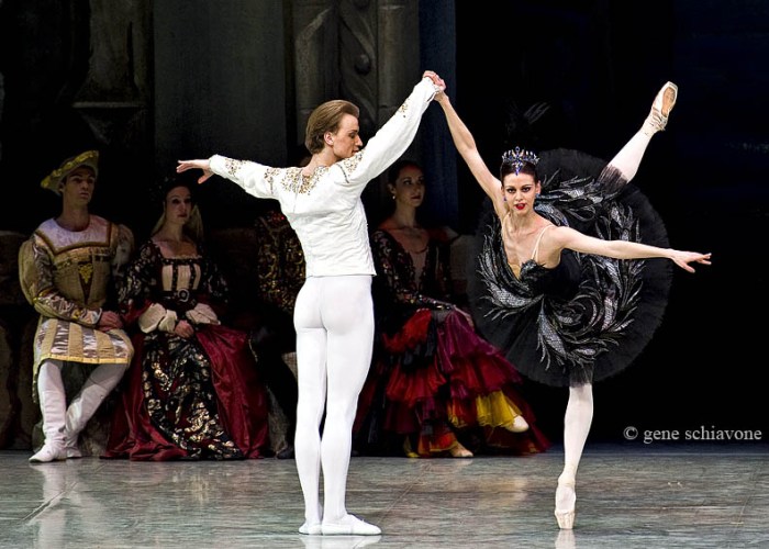 anastasia-and-denis-matvienko-in-swan-lake-with-the-national-ballet-of-ukraina-61