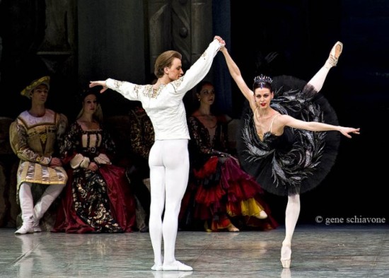 anastasia-and-denis-matvienko-in-swan-lake-with-the-national-ballet-of-ukraina-61.jpg